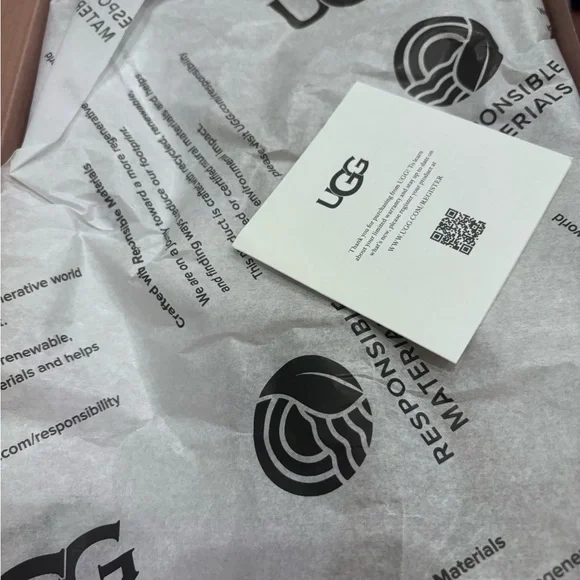 Brand new women’s Tasman Uggs size 6 chestnut. In original box and packa… - Picture 6 of 15